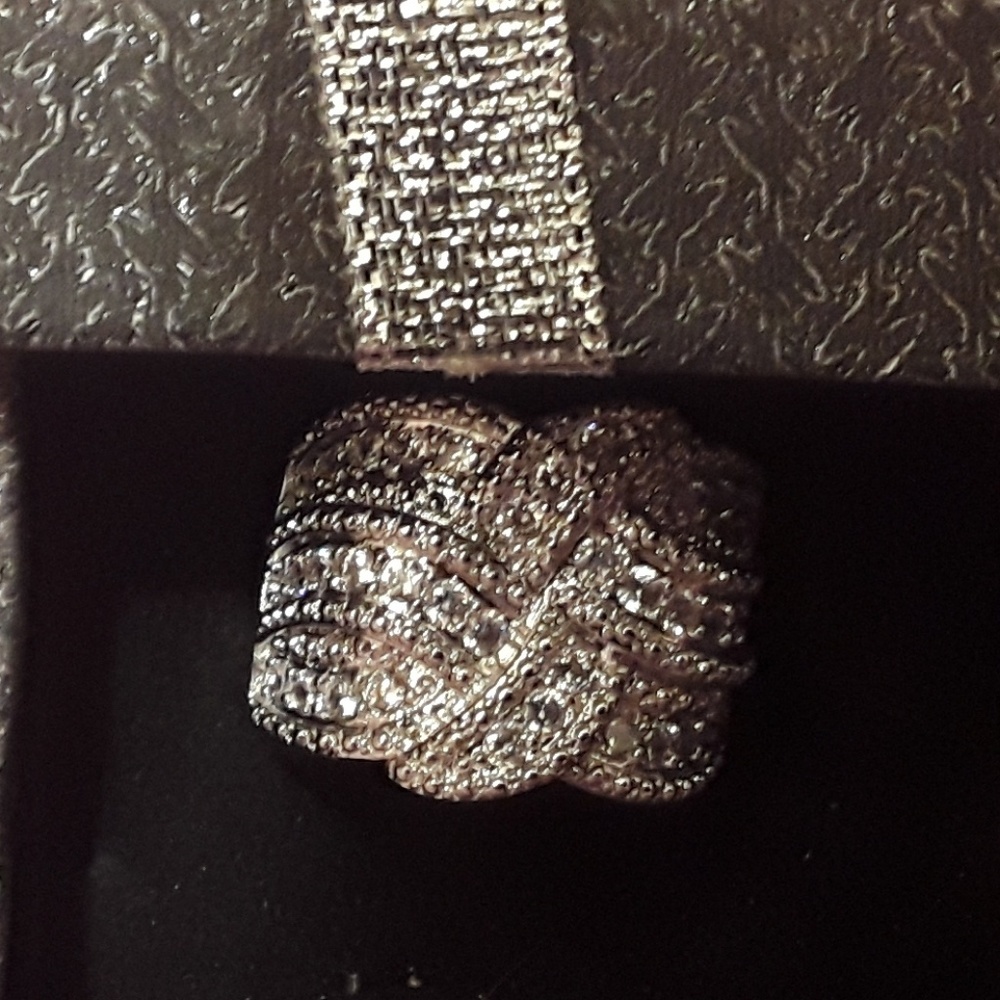 Silver ring - Picture 2 of 3